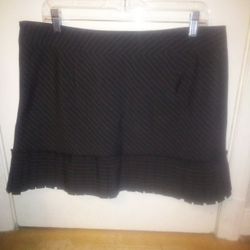 Beautiful Ladies Size 14 Skirt