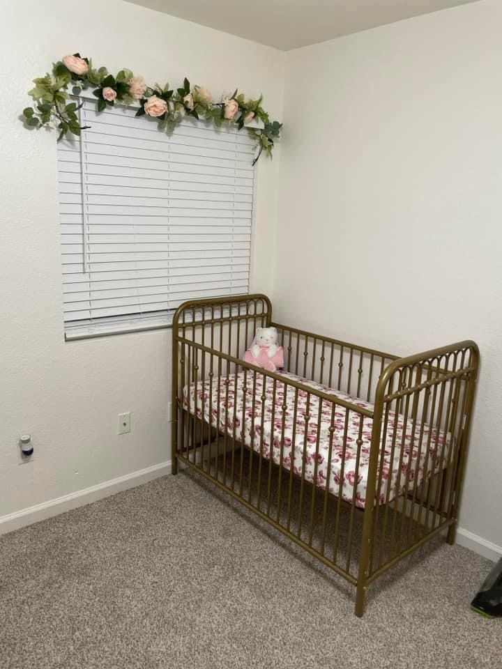 Crib And Changing Table 