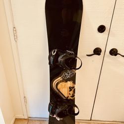 146cm Ride Women’s Snowboard with Bindings- Great Condition