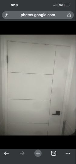 White Modern Interior Door with Handle