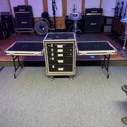 18U Vertical Shockproof Rack Case 20 In Deep W-Side Tables and Casters