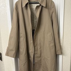 Men’s Cream Colored Coat Size 42 Regular