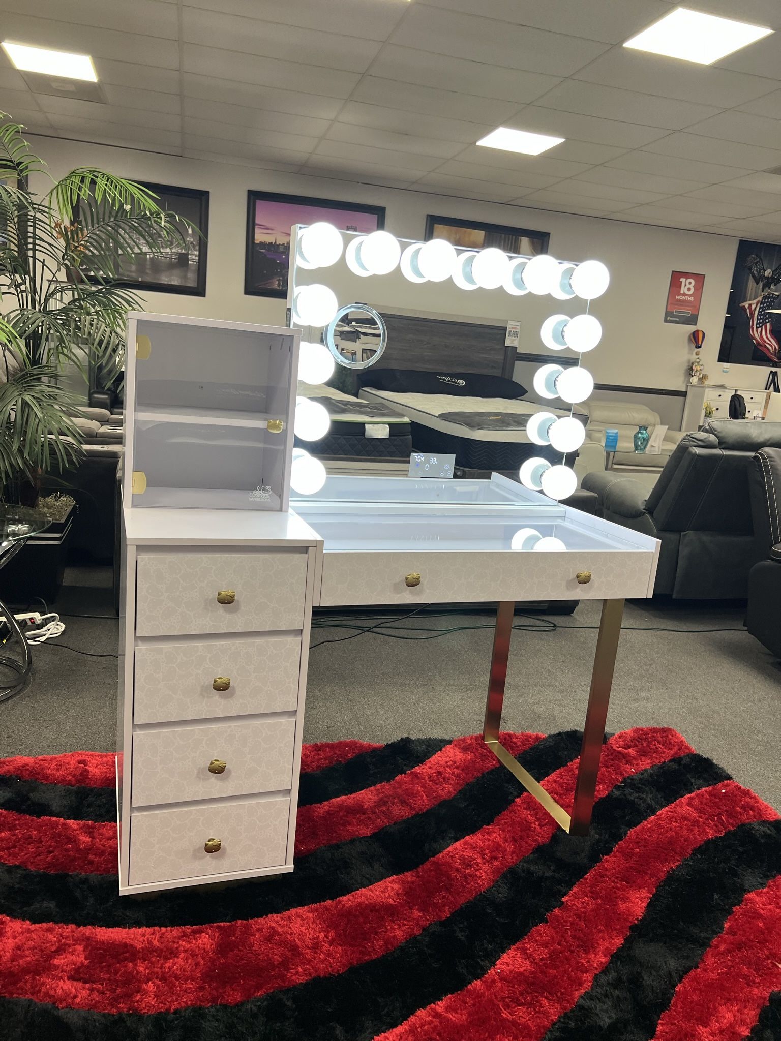 Hello Kitty Vanity w/ Bluetooth 🔊🔊