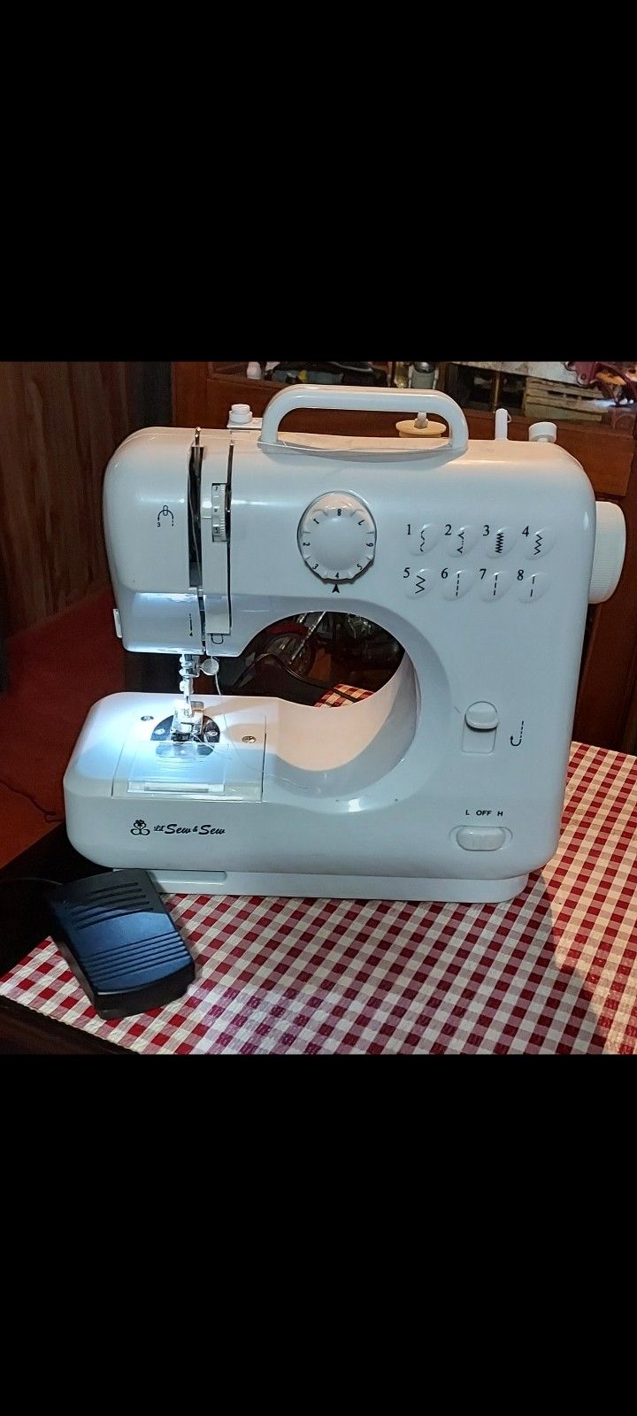 Like New Sewing Machine In Excellent Condition,  $100.