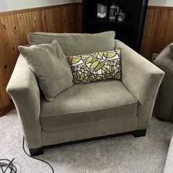 Love seat sofa chair / Ottoman 