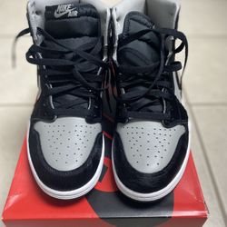 WMNS Air Jordan 1 Medium Grey