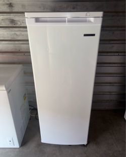 White Thomas Standing Freezer