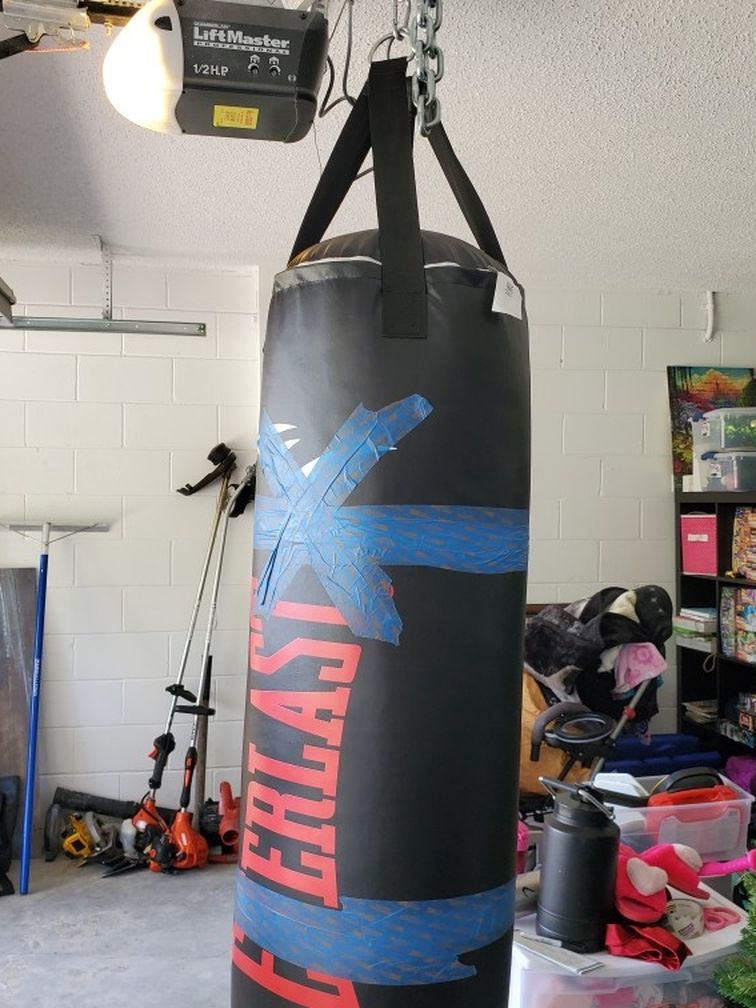 Heavy Bag 70lbs With 16oz Gloves