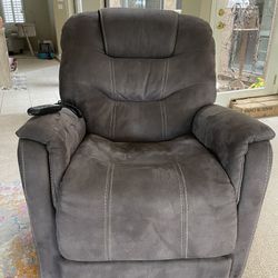 MOVING** Power Lift Recliner