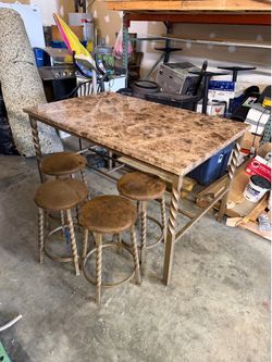 60”x38”x36” Table with Stools