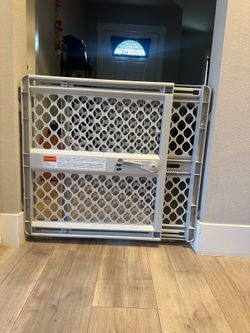 Baby and Pet Safety Gate 26 in. H X 26-42 in. W