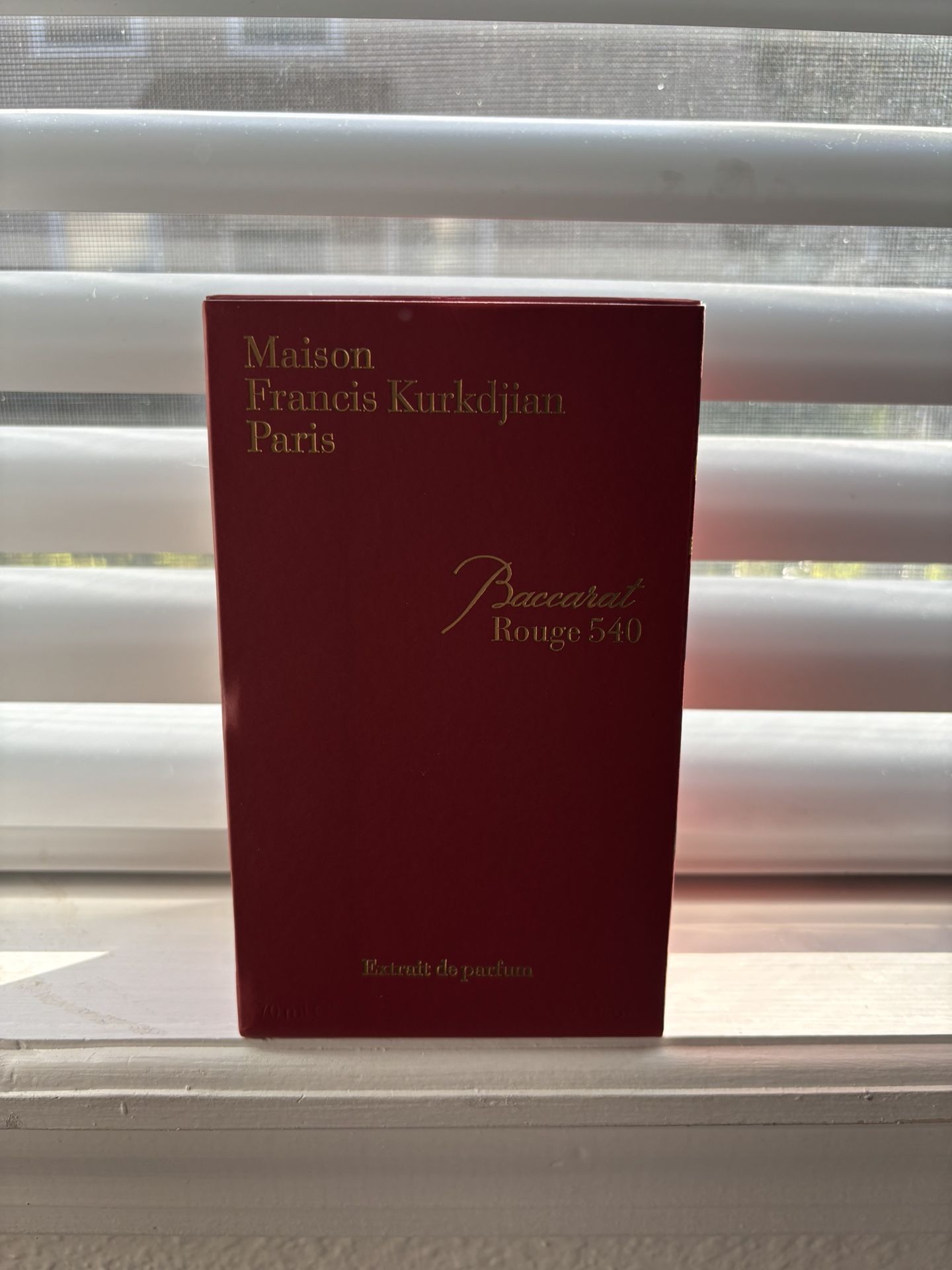 Maison Francis Kurkdjian Baccarat 540 Eau De Parfum Spray - a luxurious, unisex fragrance with top notes of bergamot, mandarin orange, and black curra