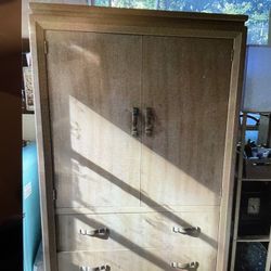 Armoire/Cupboard Solid Wood Thomas Ville Brand 