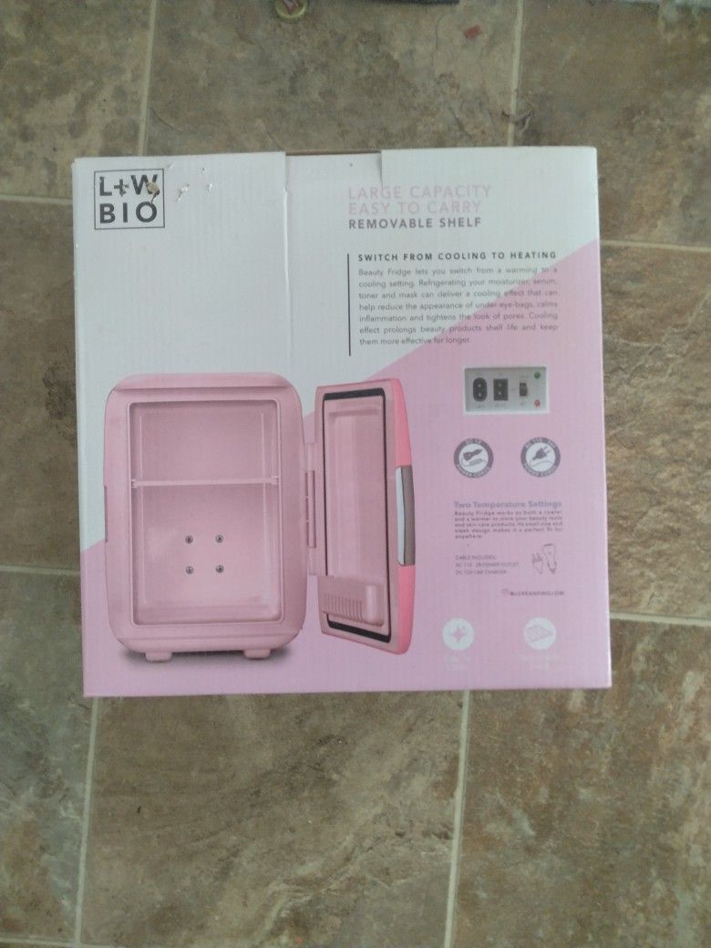 L+W Beauty Fridge