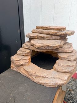 Large reptile cage climbing rock and shelter