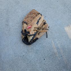 Rawlings Baseball Glove 