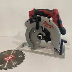 Milwaukee 2631-20 18V Brushless 7-1/4 in. Circular Saw (Tool Only)