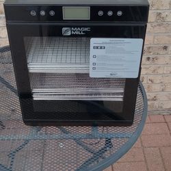 Magic Mill MFD-9100 Food Dehydrator  For Jerky, Herbs, Meat- Black