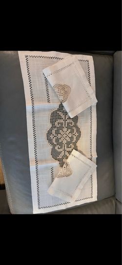 Antique Handmade White Linen Milling Cutwork Table Runner with Napkins Set of 3. Elegant handmade antique set is in excellent condition. Size of runne
