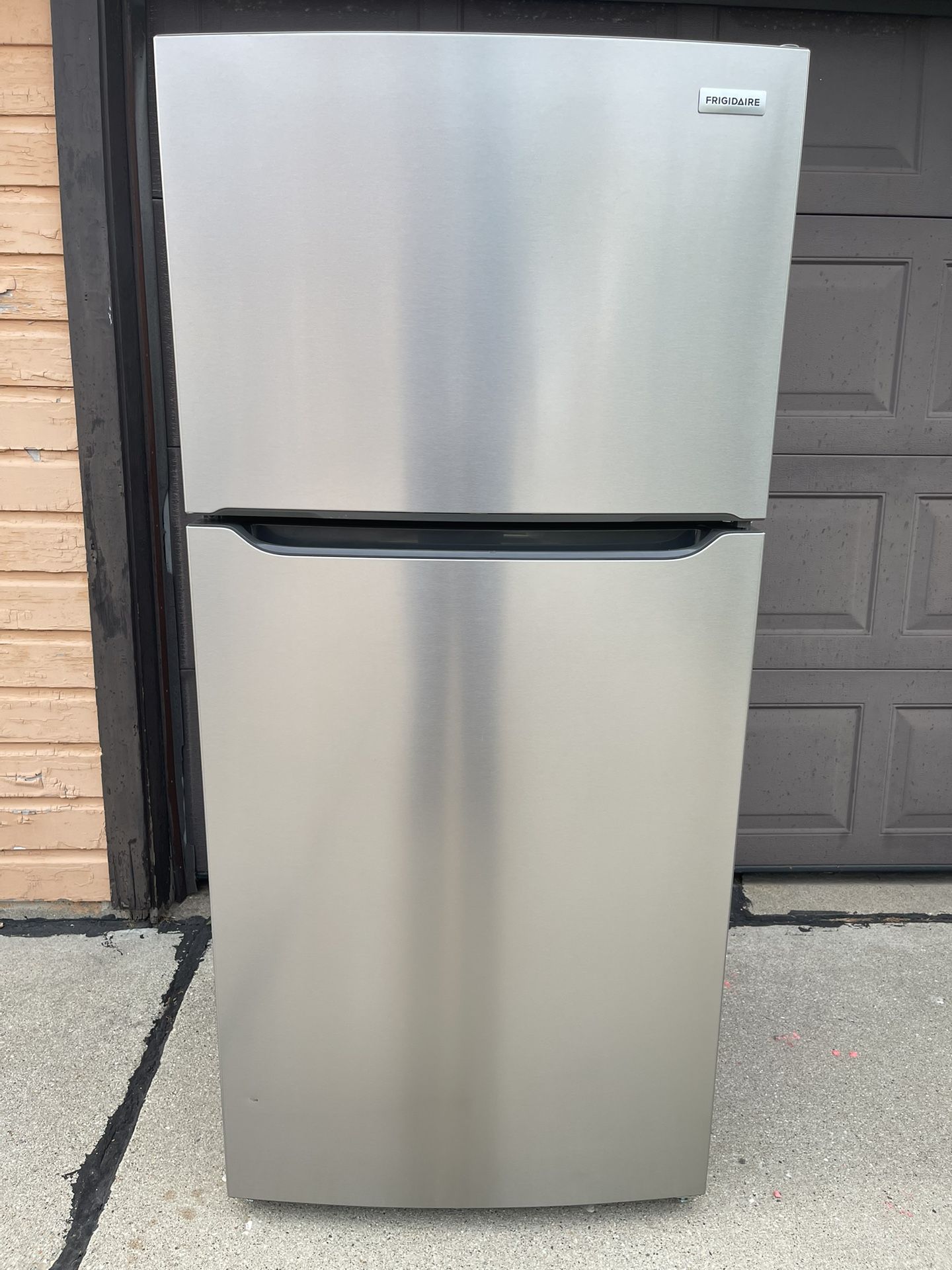 Frigidaire 20-cu ft Refrigerator