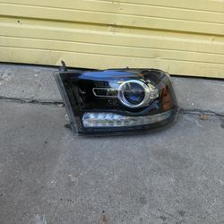 2018 Ram 1500 Headlight 