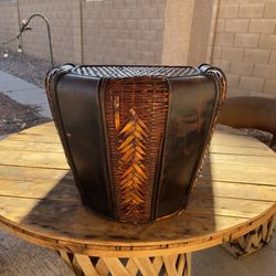 Wood/Wicker Basket With Open And Close Lid  