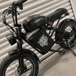 1500W Long Range High Speed Electric E-Bike w/Case Storage, 20x4.0 Fat Tire, 40mph 