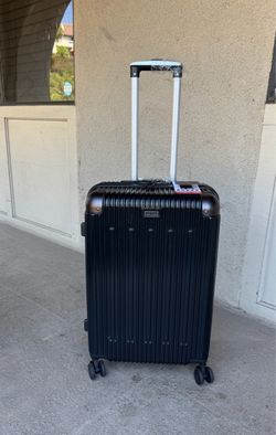 Black Medium Check-In Hardside Spinner Luggage