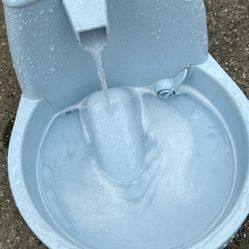 Pets Beverage Fountain  Like New