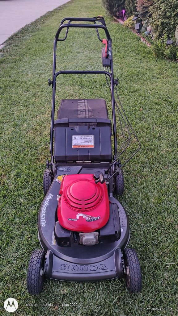 Honda HR 215 Commercial Lawn mower