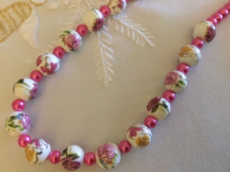 Ceramic Roses and hot pink glass beads necklace