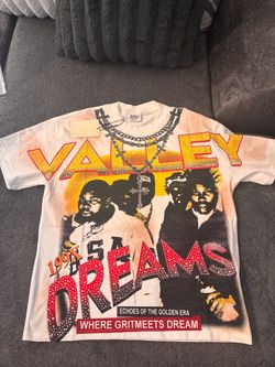 Valley Dreams Graphic T-Shirt Small