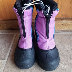 New Girls Size 11 Snow Boots Never Worn!