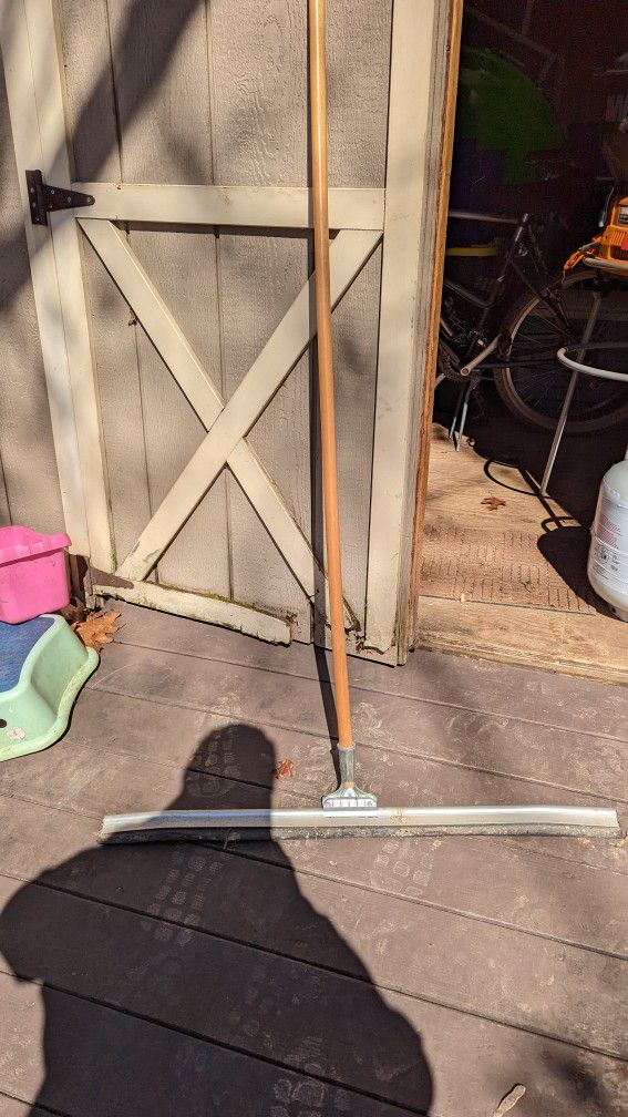 Patio / Driveway / Pool Squeegee 