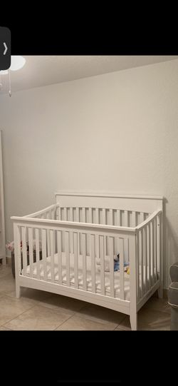 White Crib With Mattress And Toddler Conversion