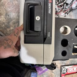 Fireproof safe