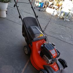 Maquina de cortar sacate en muy buenas condiciones