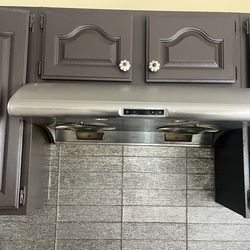 Zephyr under cabinet vent