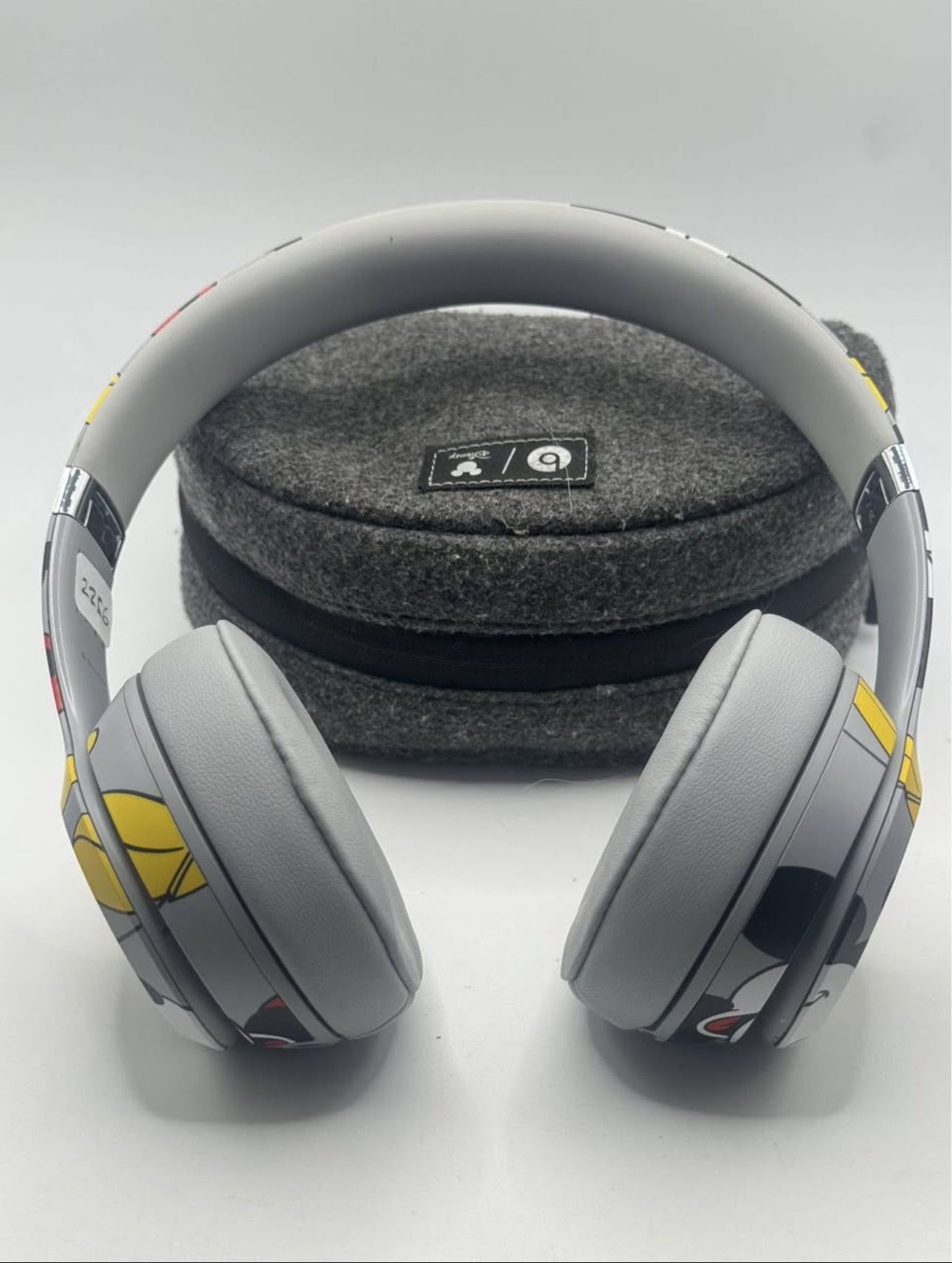 (Authentic) Mickey’s 90th Anniversary Beats Solo3 Bluetooth Wireless Headphones #2256