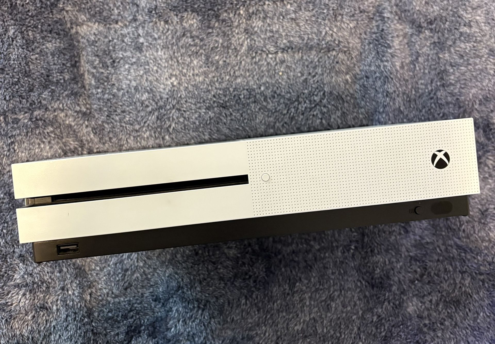 Xbox One S Bundle – 9 Games + Controller
