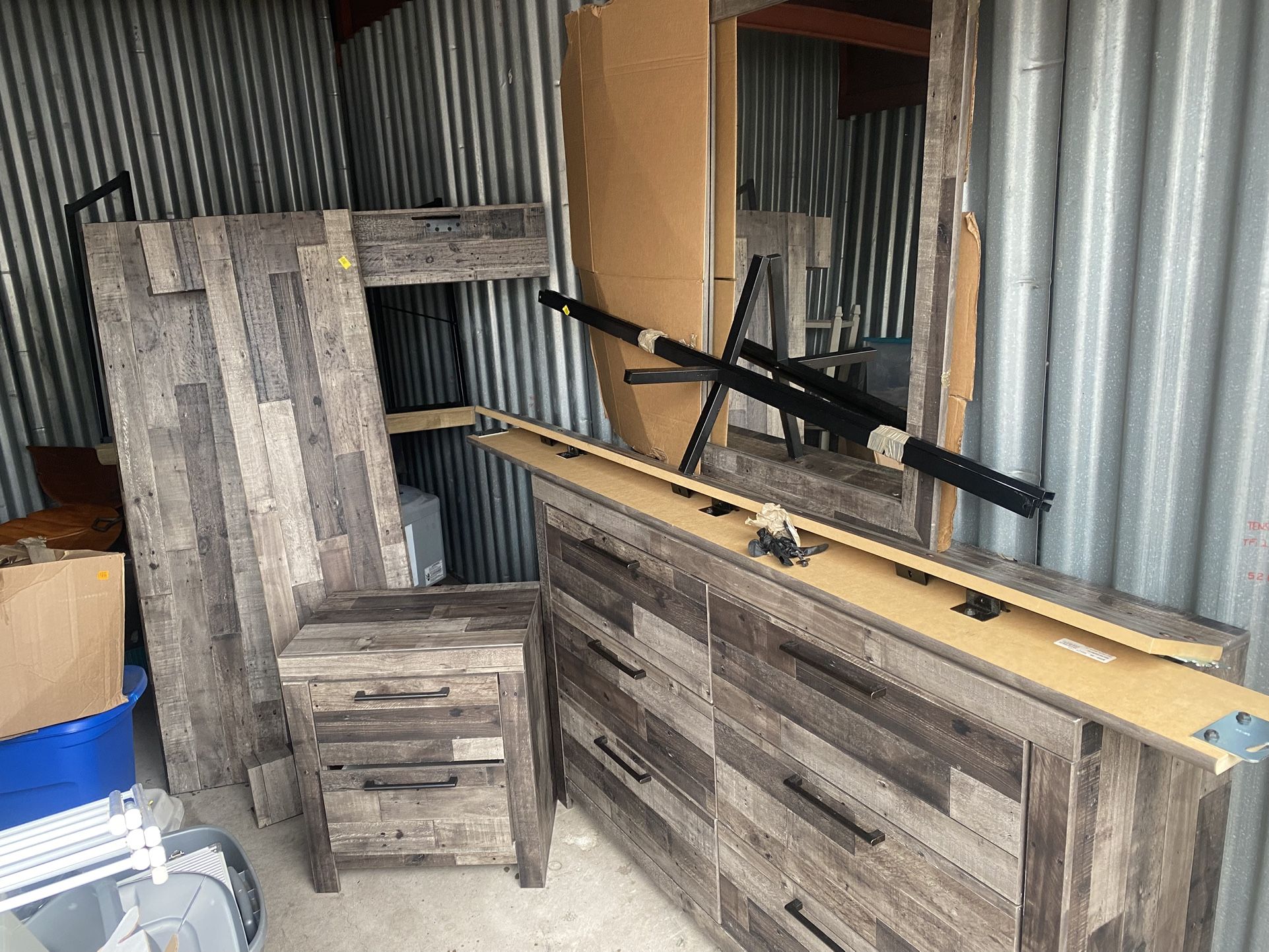 Full Size Bedroom Set Like New