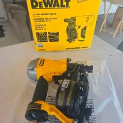🔥$160 NO NEGOTIABLE🔥DeWalt DW46RN 1-3/4 in. 15 Degree Pneumatic Coil Roofing Nailer