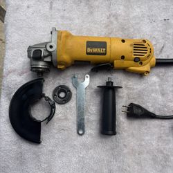  DEWALT 4.5”Paddle Switch Angle Grinder Complete Kit-D28402-Clean, 10 Amp, Handle, Guard, Wrench, Cut Wheel 