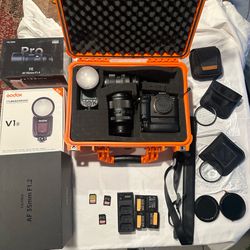 Sony Alpha A7R IV 61MP Camera Body DSLR W lens's/SD/batt/strp Working Well 78263