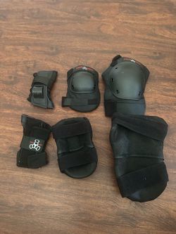 Jackson Vista Roller Skates – Women’s Size 10 + Triple Eight Protective Gear – $150 OBO