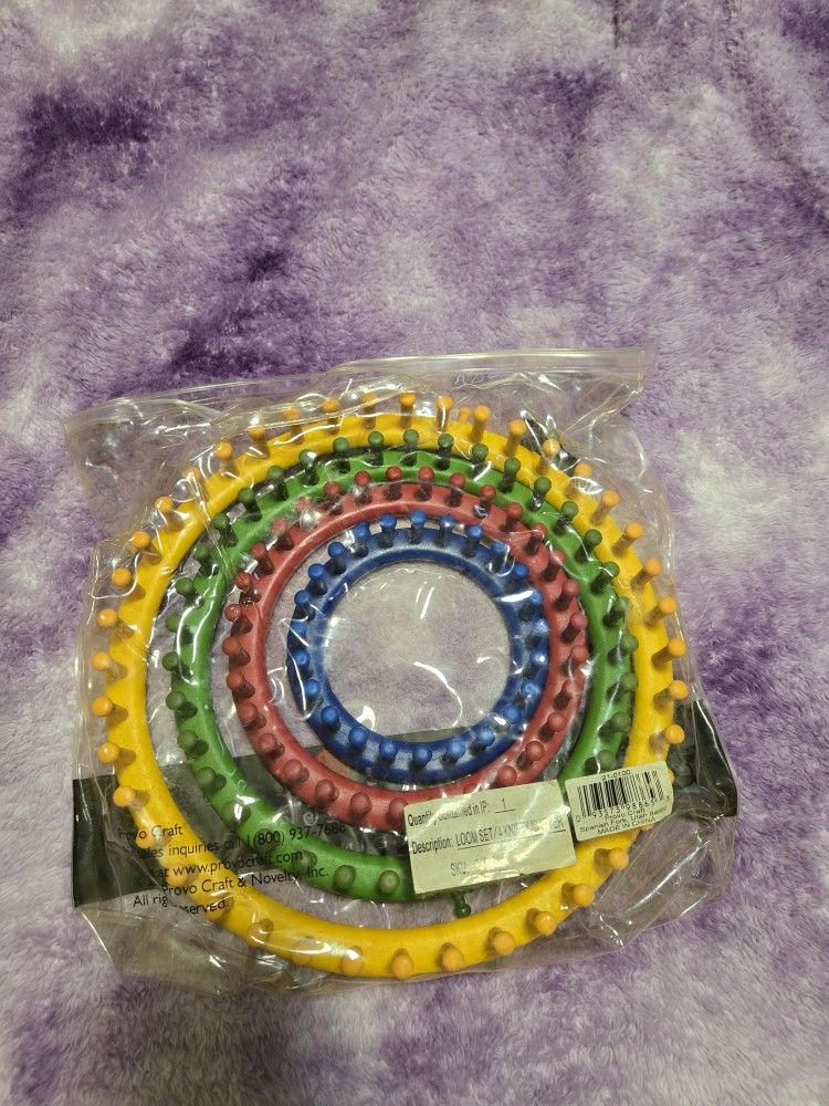 Knifty Knitter Round Loom Set with 4 Looms
