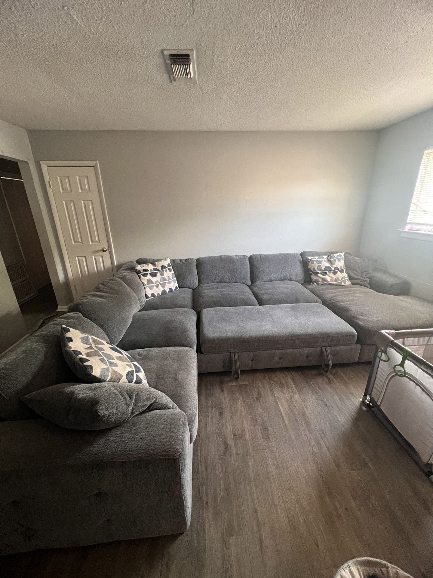 4 Pc Sleeper Sectional