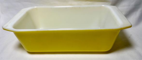 Vintage Pyrex 913 Yellow Loaf Pan 1.5 Qt Milk Glass
