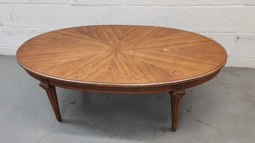 ✨ Stunning Mid-Century Sunburst Oval Coffee Table - A Ray of Vintage Elegance