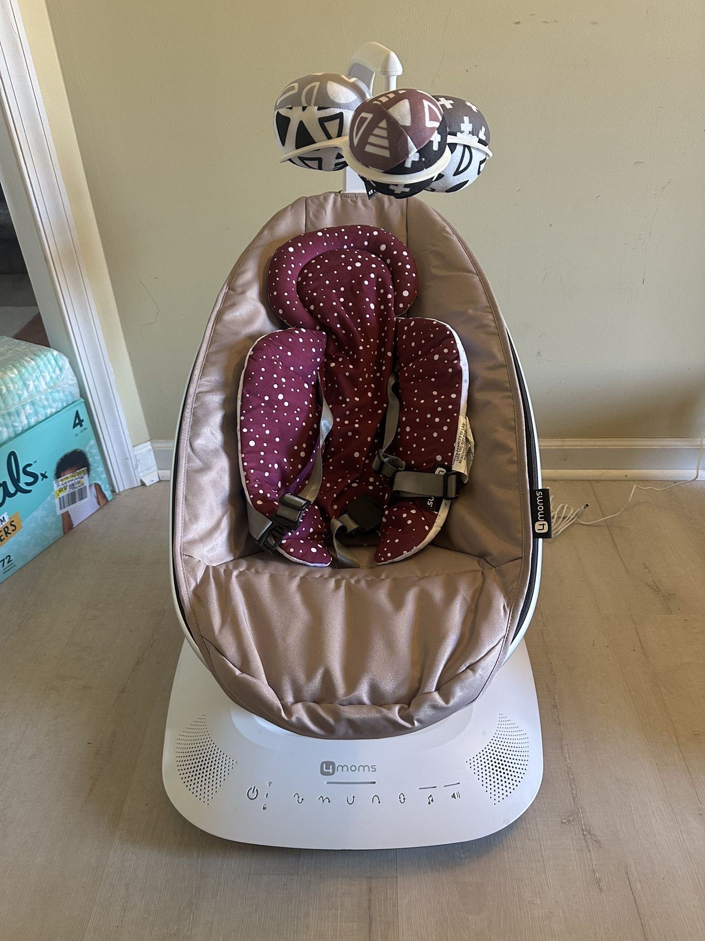 4moms mamaRoo Baby Swing – Excellent Condition